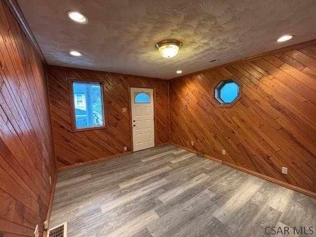 1118 Church Ave - Photo 3 of 9