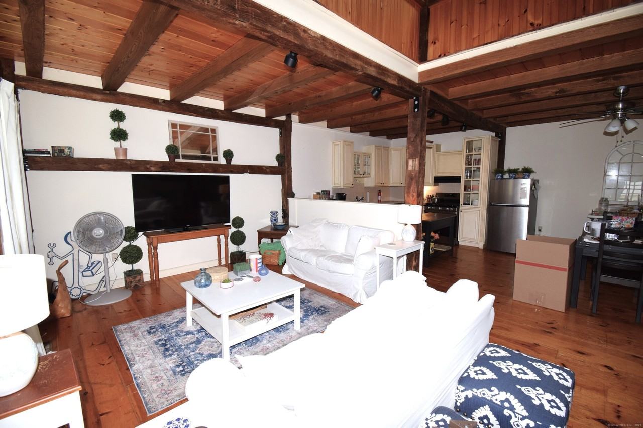 1306 Boston Post Rd - Photo 3 of 12