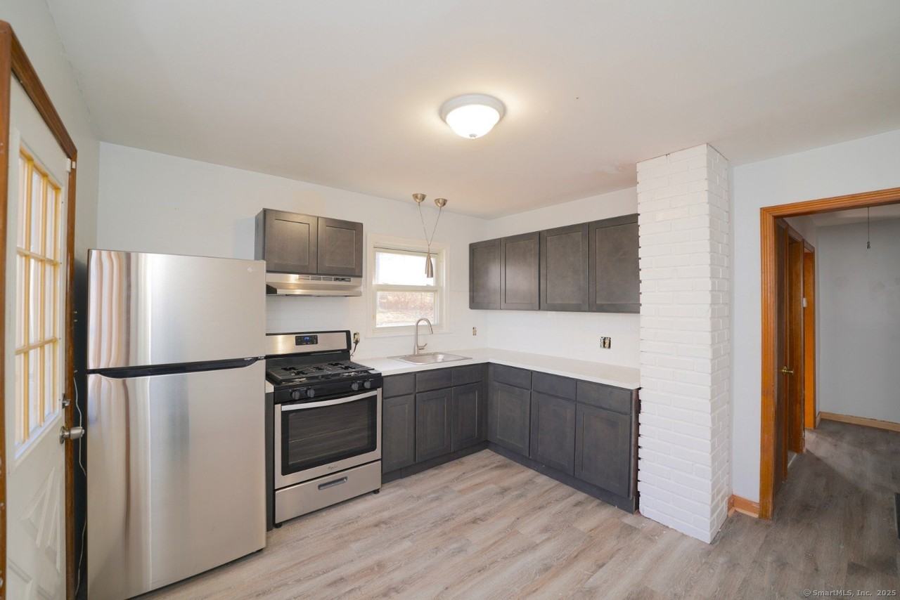 29 Myrna Ave - Photo 4 of 11