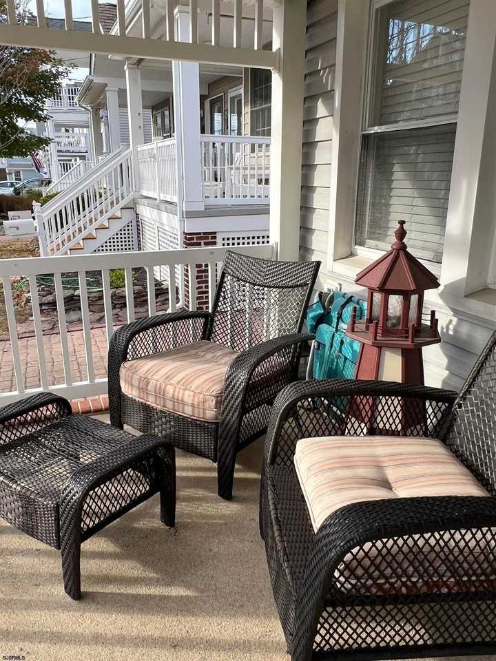 111 N Monroe Ave - Photo 2 of 16