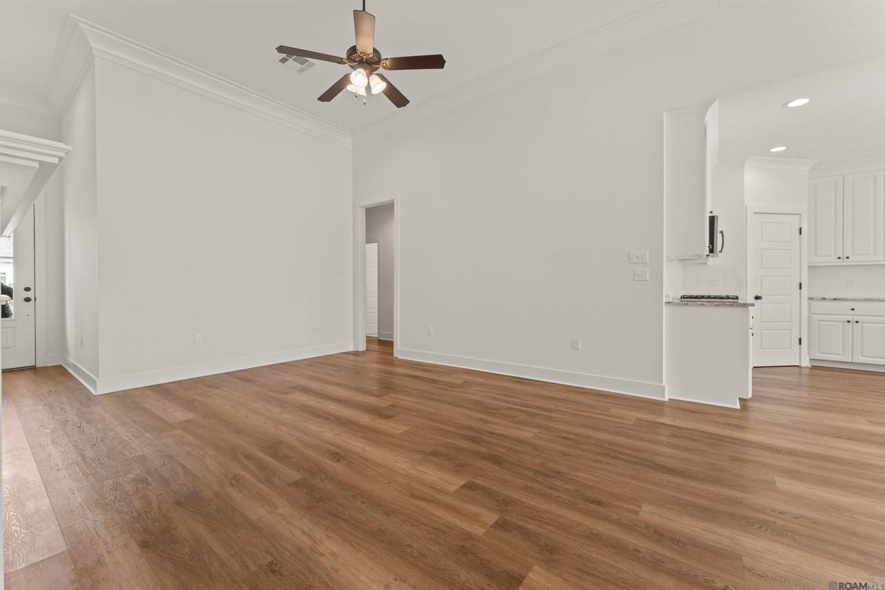 557 Warbler Crossing Ave - Photo 5 of 33