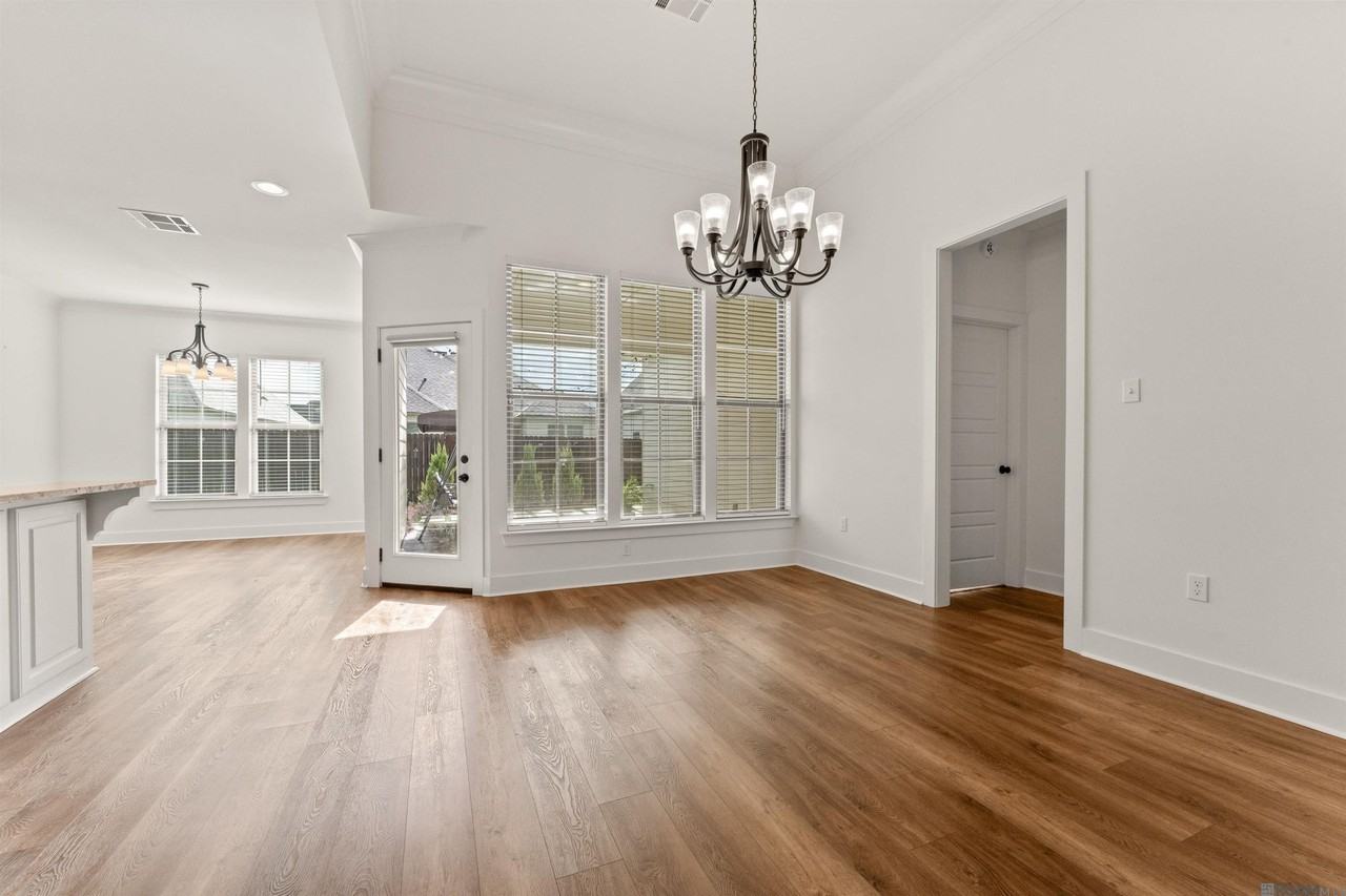 557 Warbler Crossing Ave - Photo 7 of 33