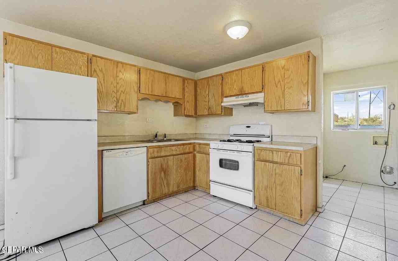 304 5th Street - Photo 7 of 13