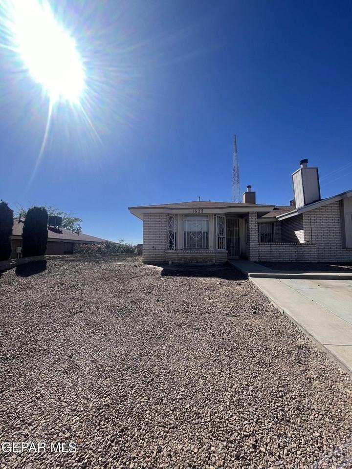 11622 Scott Simpson Dr - Photo 2 of 18