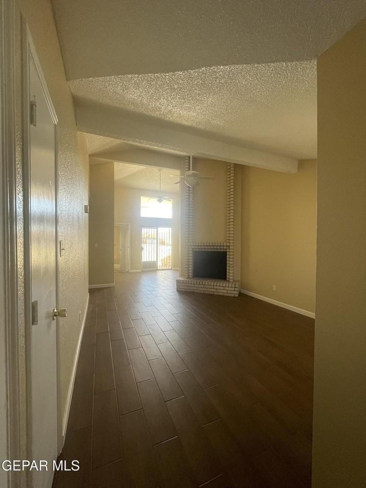 11622 Scott Simpson Dr - Photo 3 of 18