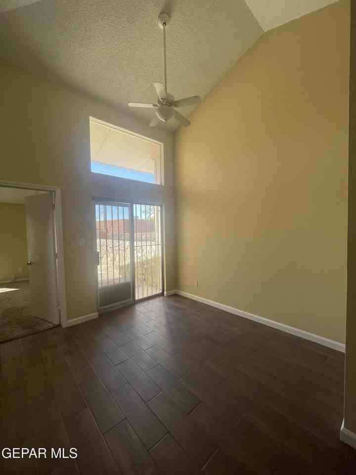 11622 Scott Simpson Dr - Photo 7 of 18