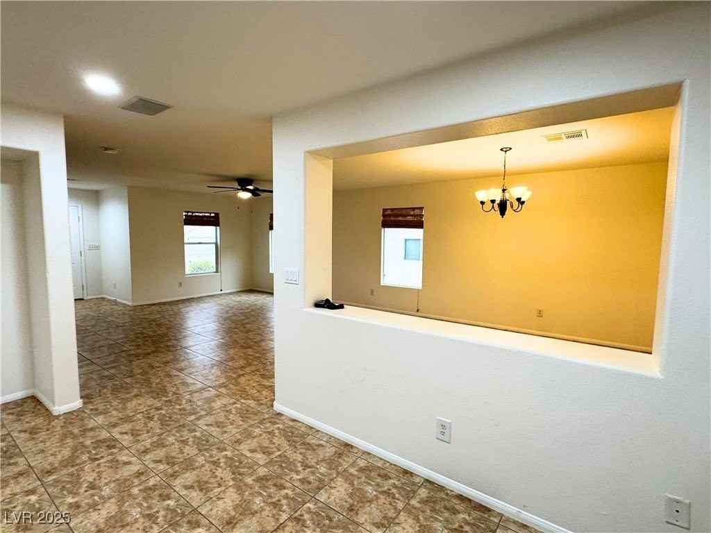 210 Lynbrook St - Photo 4 of 12