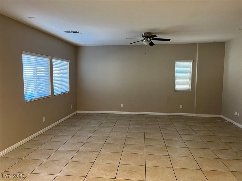 1070 Bobby Basin Avenue - Photo 2 of 23