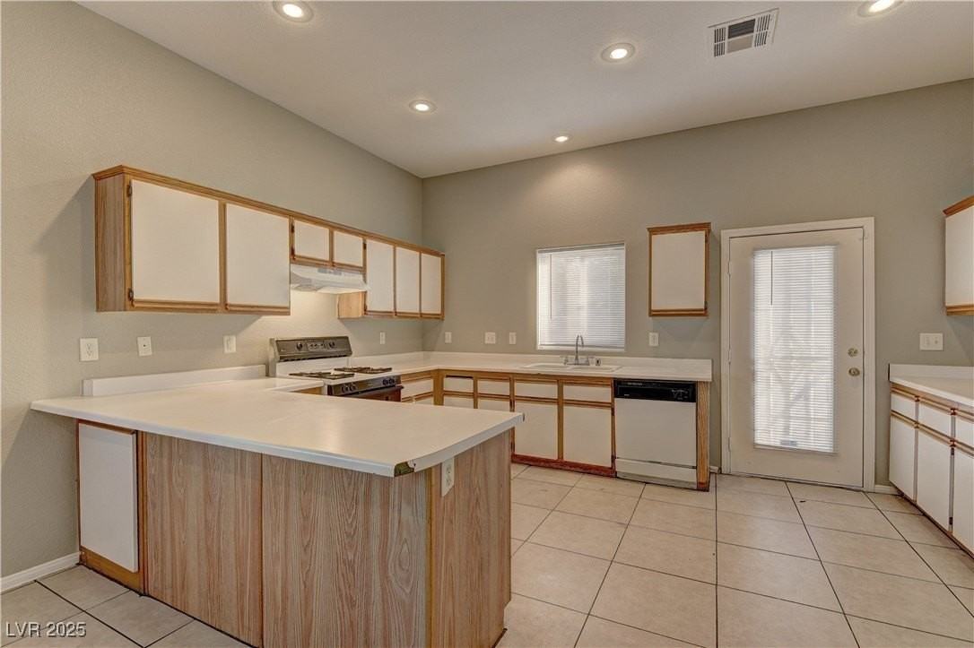 1635 Marion Bennet Dr - Photo 5 of 16