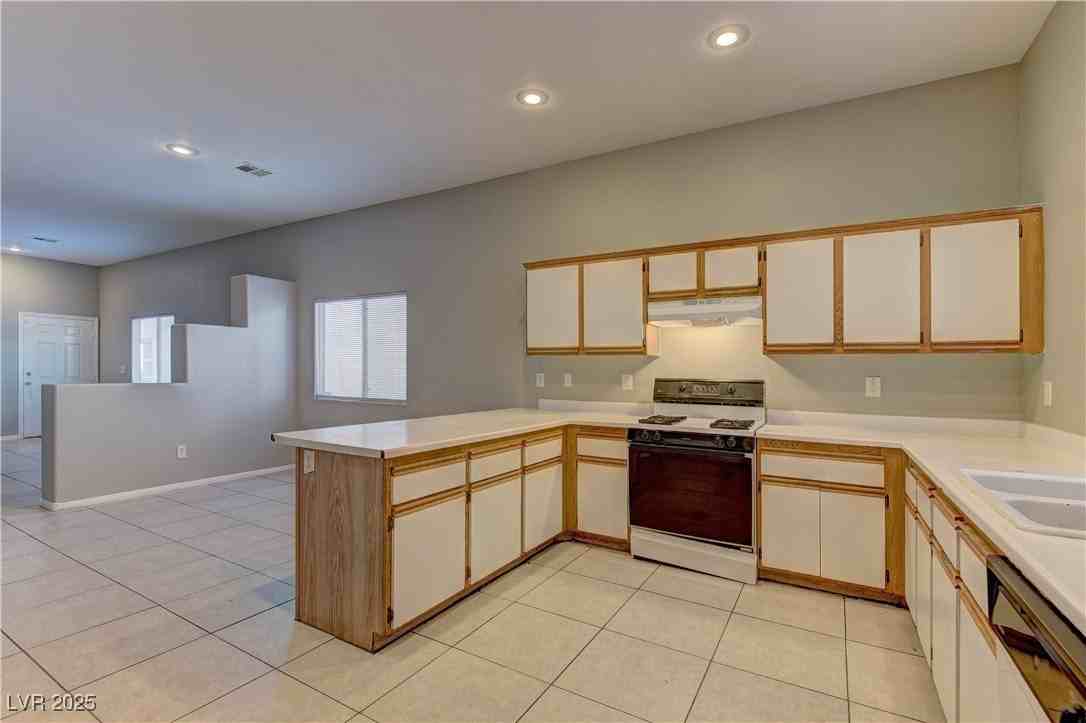 1635 Marion Bennet Dr - Photo 7 of 16