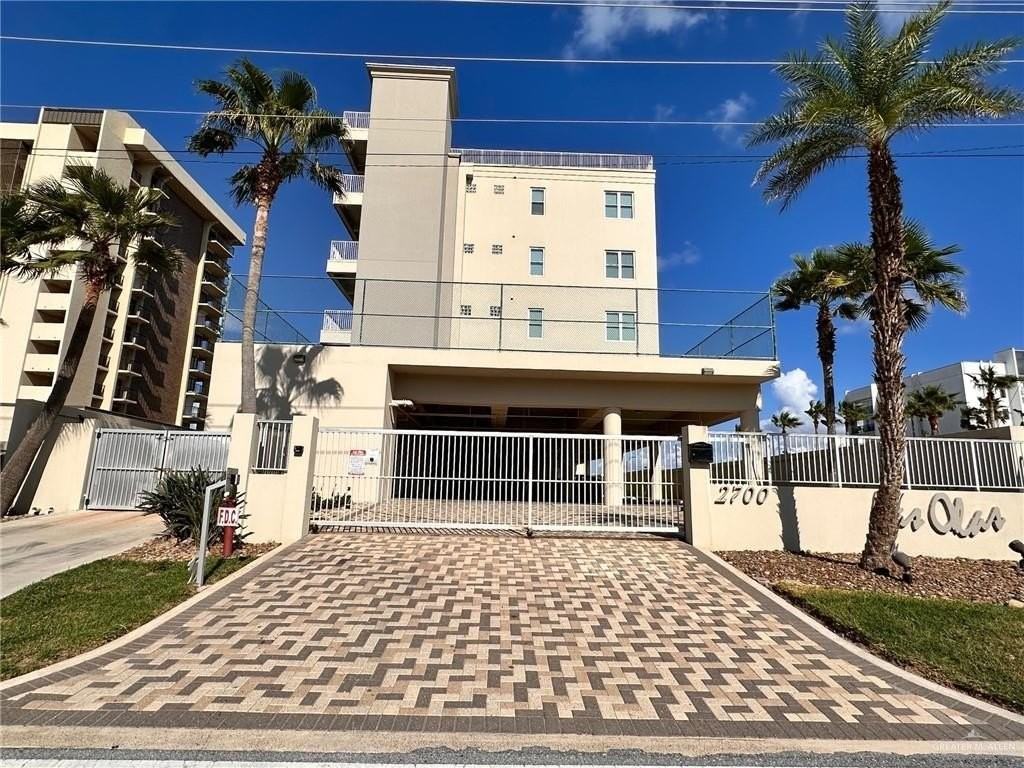 2700 Gulf Blvd #204 - Photo 2 of 31