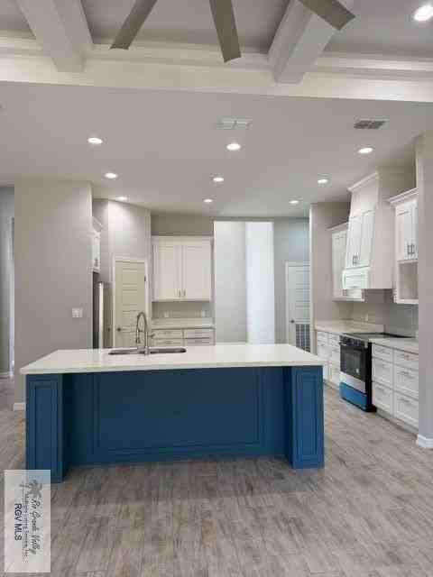 9206 Empress Ln - Photo 3 of 25