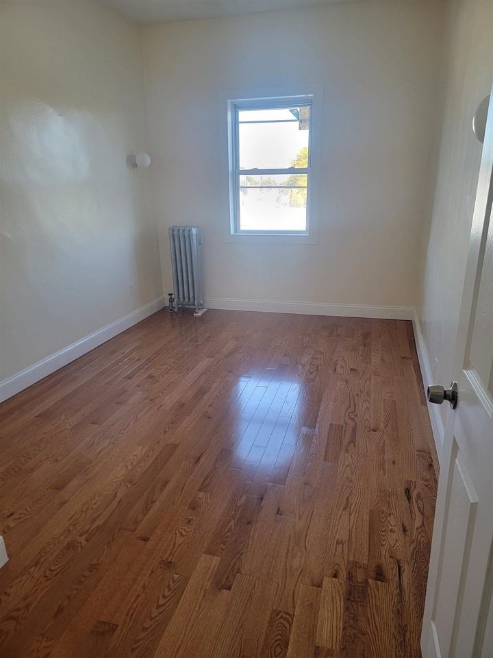 100 Linden Ave #11 - Photo 3 of 14