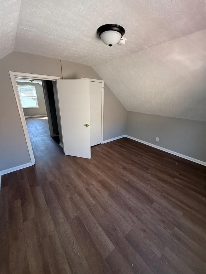 826 Carneal Rd - Photo 5 of 24