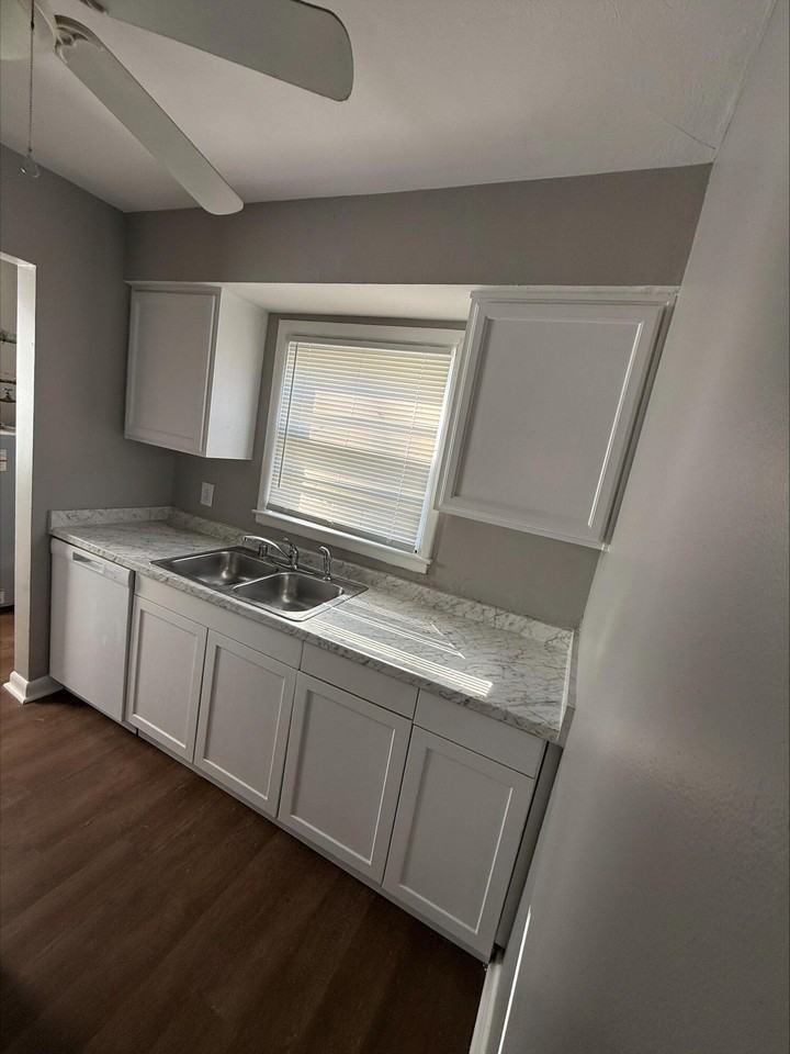 826 Carneal Rd - Photo 6 of 24