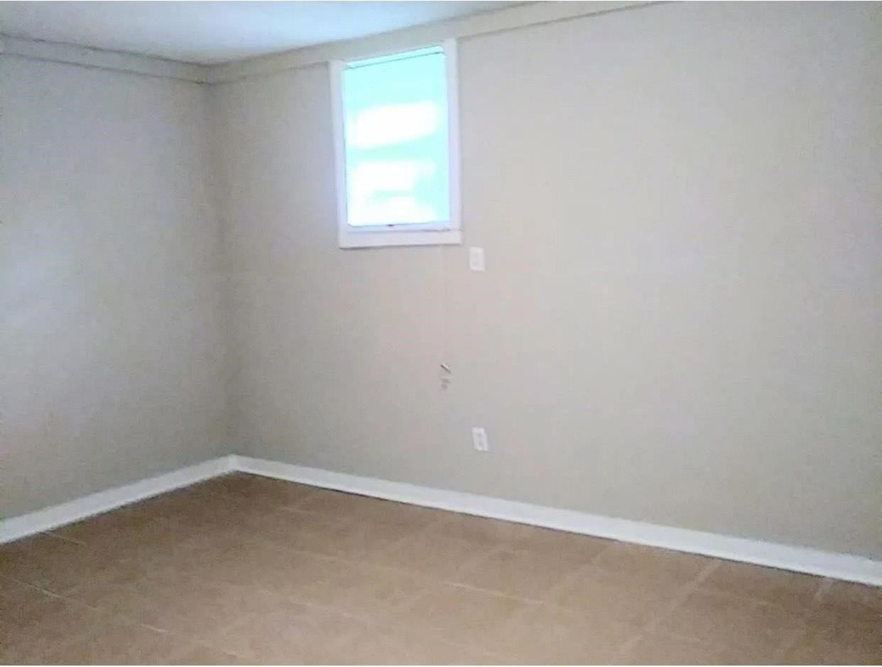 1008 Walk Rd - Photo 3 of 6