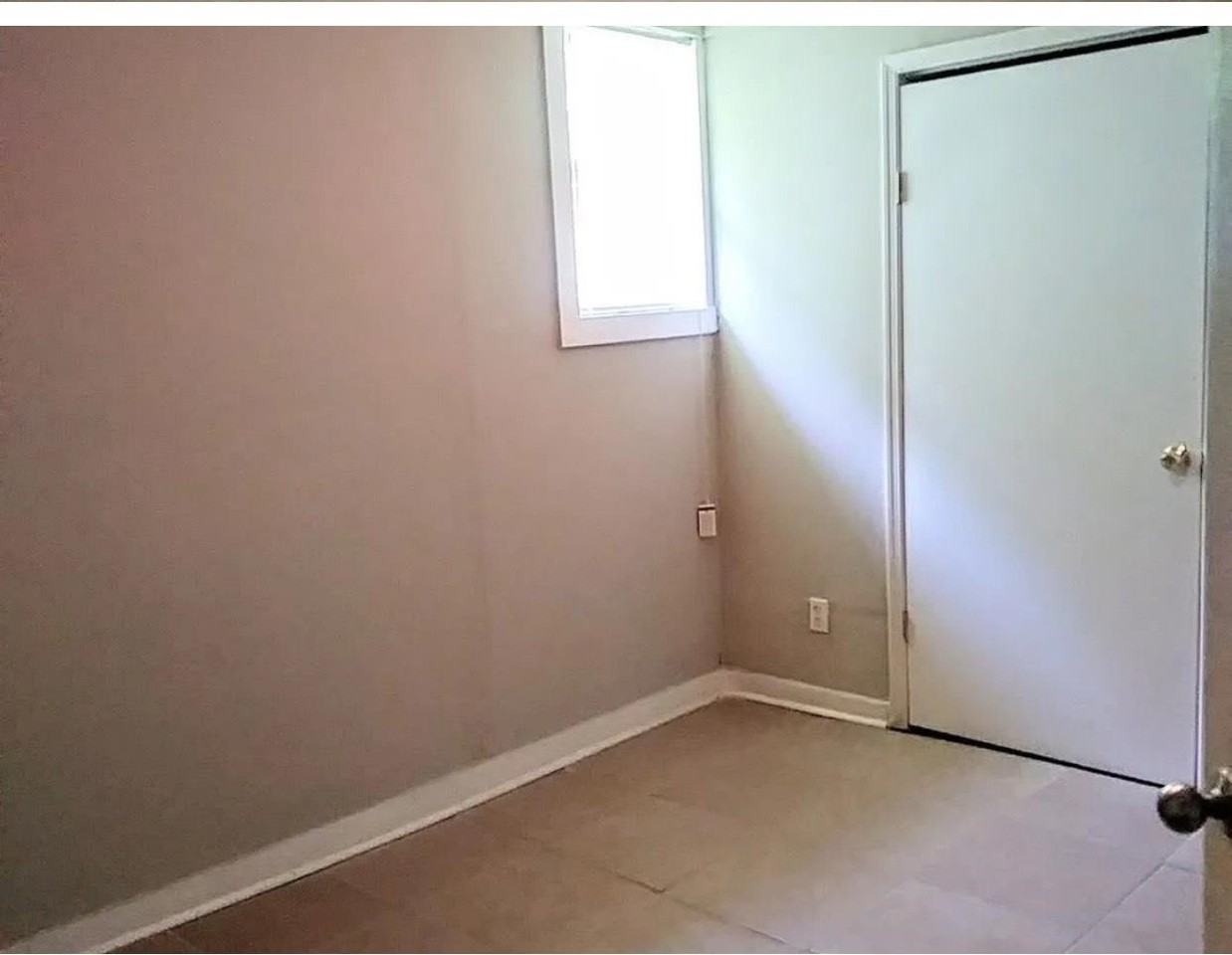 1008 Walk Rd - Photo 4 of 6