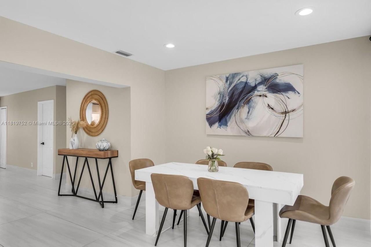 1540 Se 23rd Ave - Photo 5 of 27