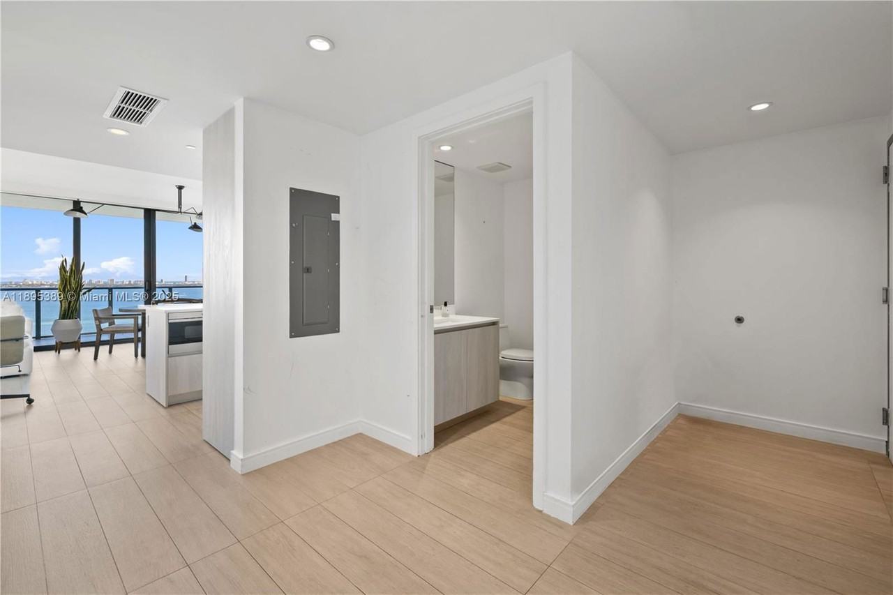 3131 Ne 7th Ave #2206 - Photo 4 of 8