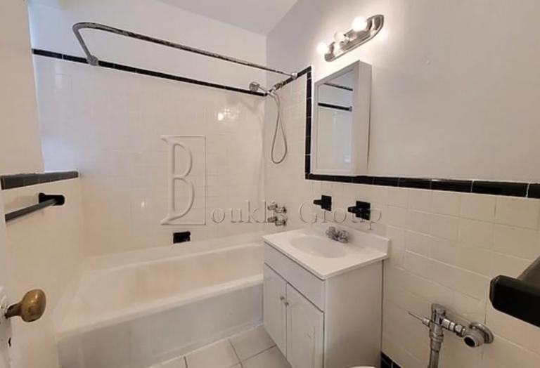 21432 43rd Ave - Photo 3 of 9