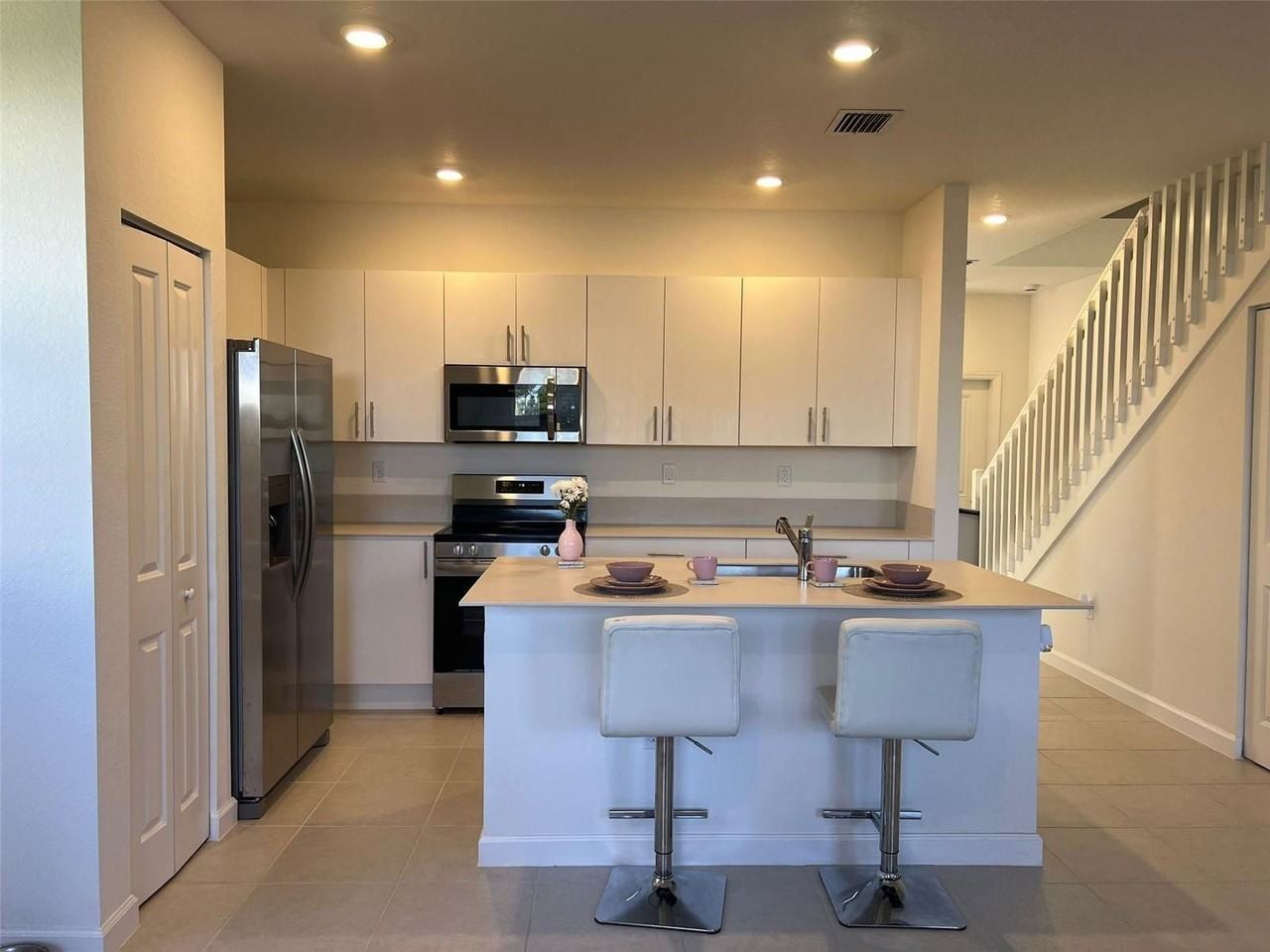 Nw 11th Ave #1 - Photo 2 of 8