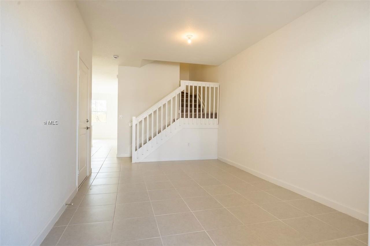 2510 Se 29th St - Photo 4 of 8