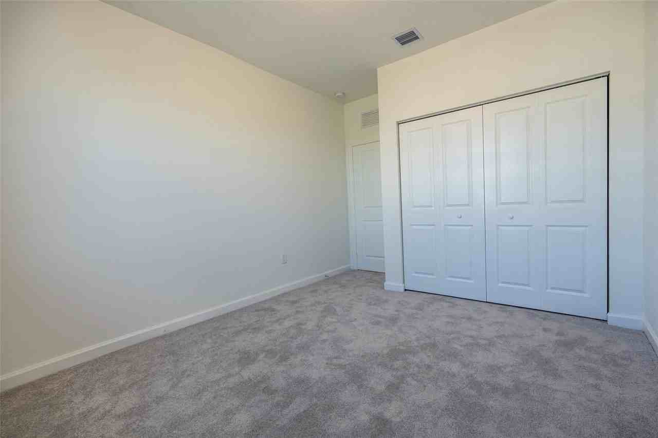 2510 Se 29th St - Photo 7 of 8