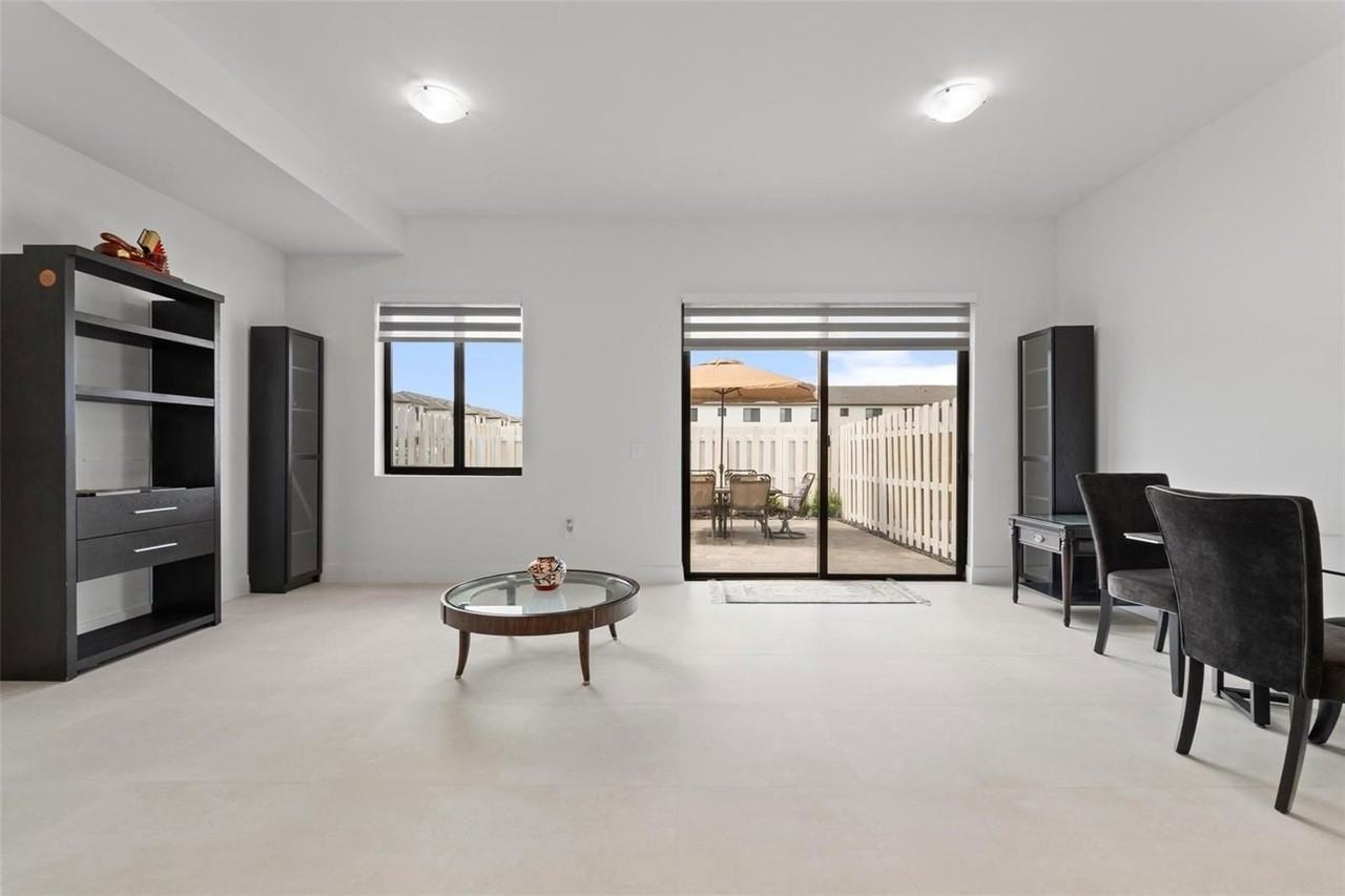 18920 Sw 344th Ter - Photo 3 of 8