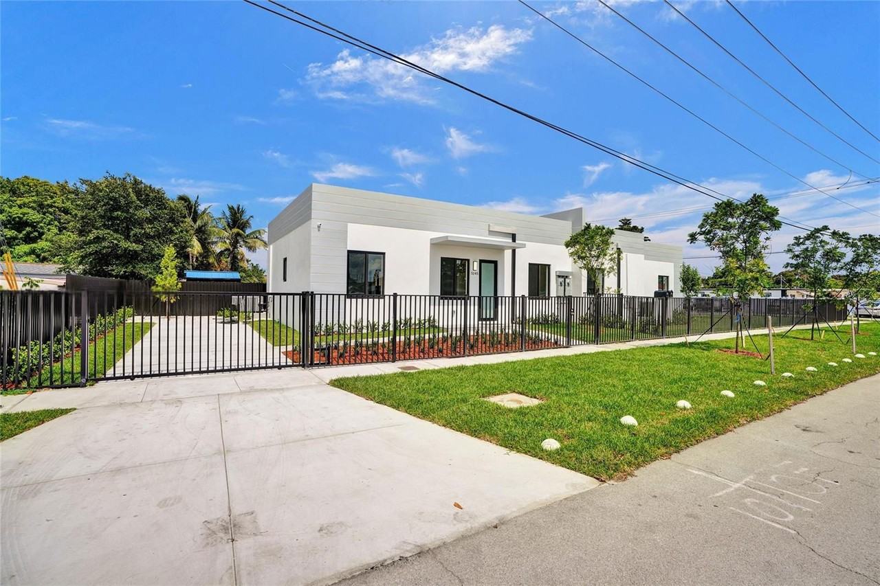 5145 E 3rd Ave - Photo 2 of 8