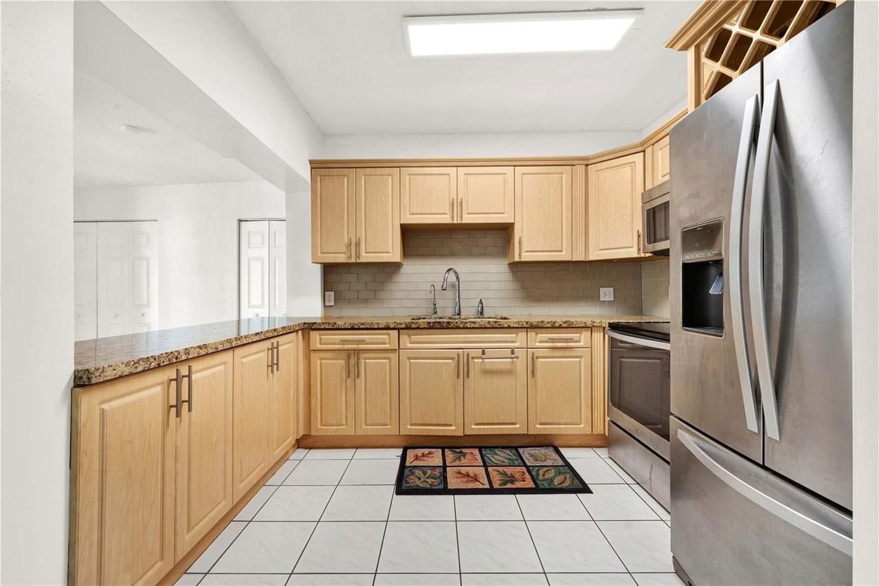 7435 Sw 34th St - Photo 6 of 8