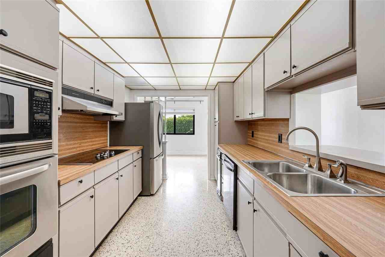 Se 9th Ct - Photo 7 of 8