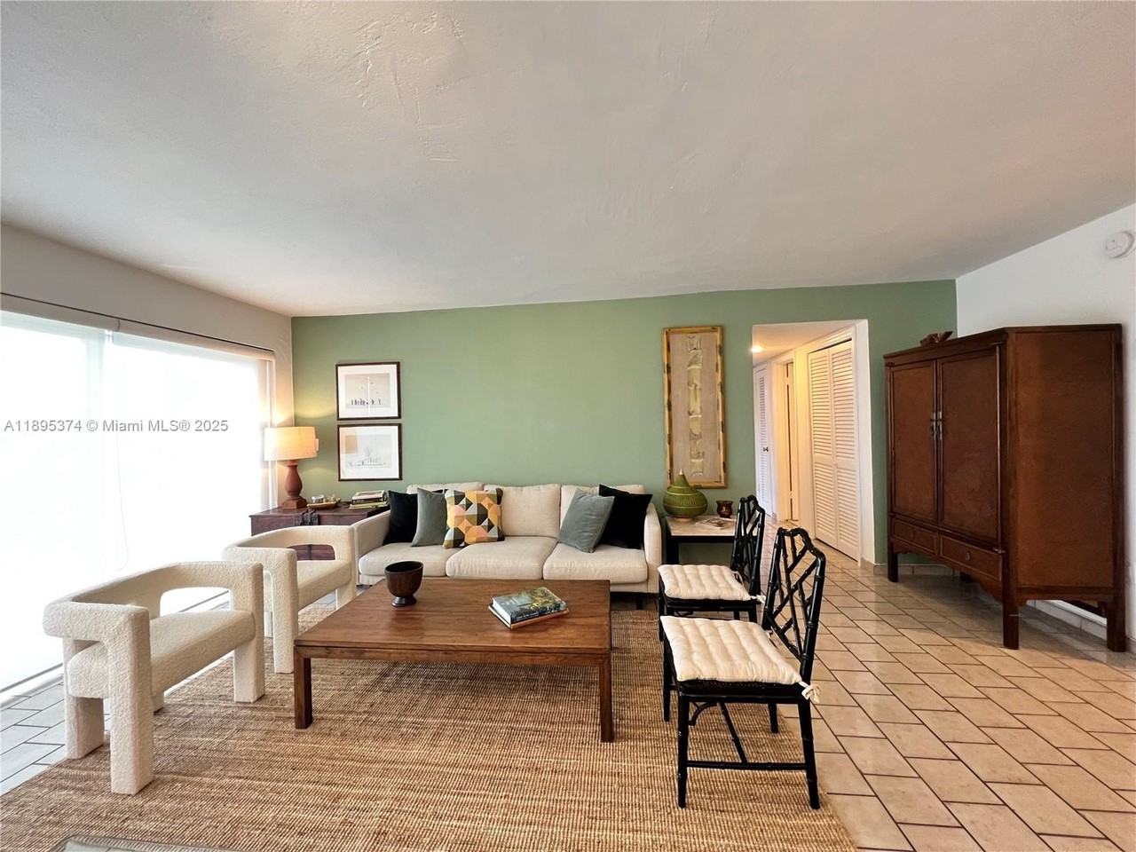 555 Crandon Blvd #53 - Photo 5 of 33