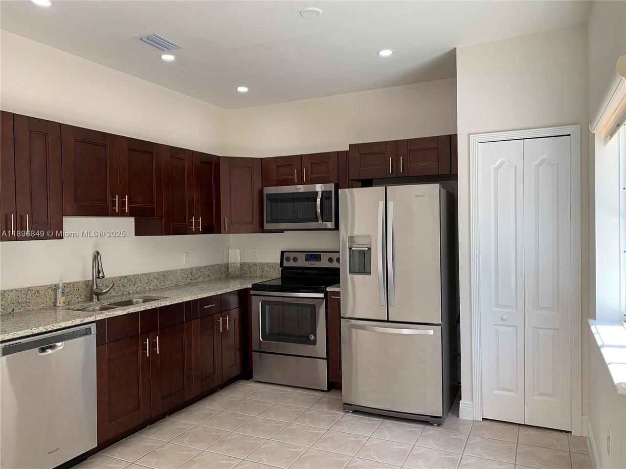 14179 Sw 126th Pl - Photo 4 of 26