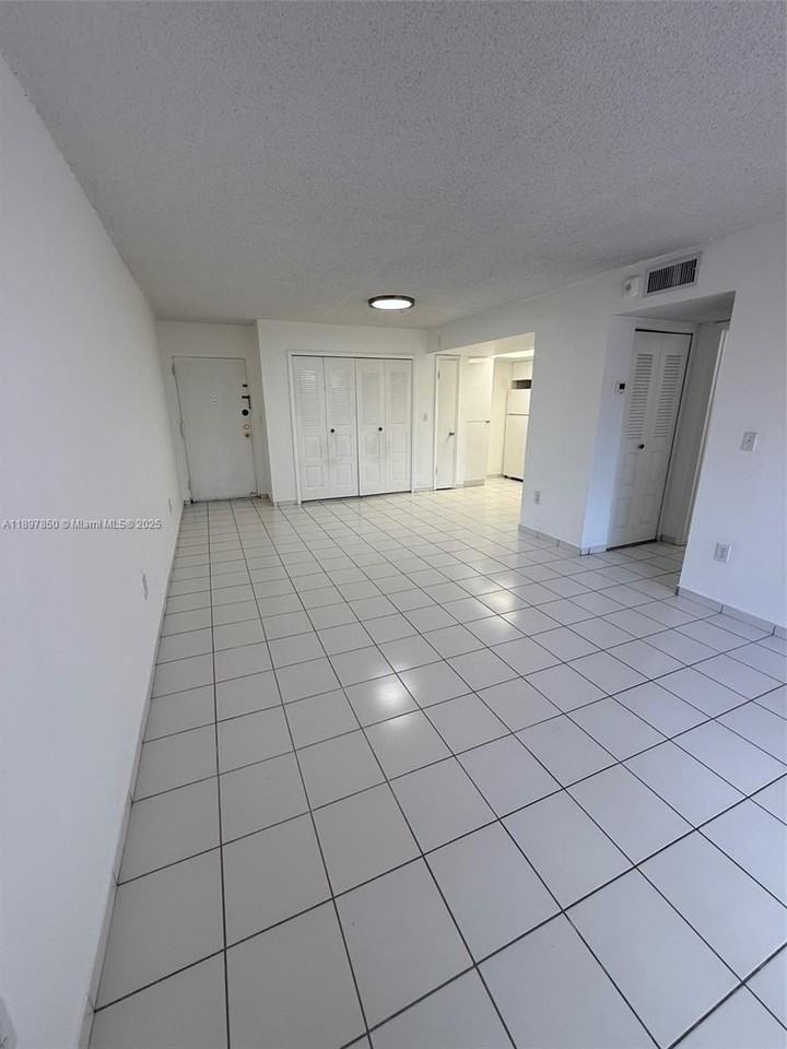 802 Nw 87th Ave #217 - Photo 5 of 17