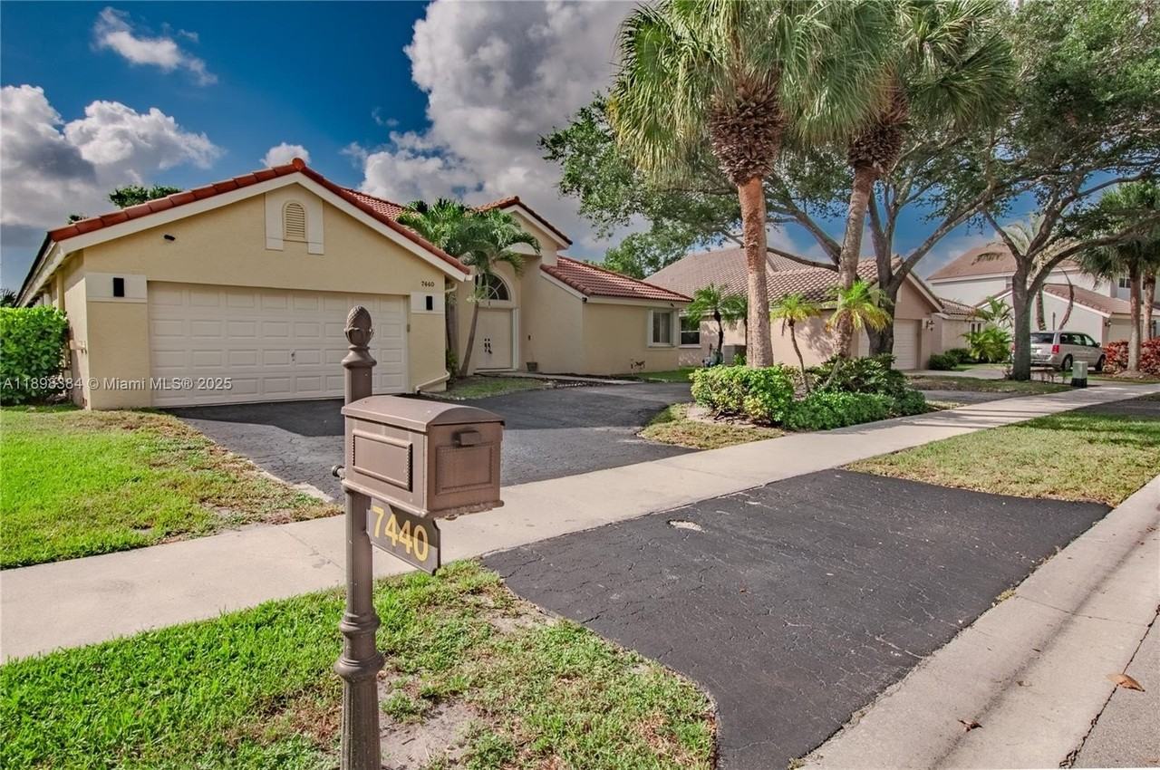 7440 Nw 65th Ln - Photo 2 of 50