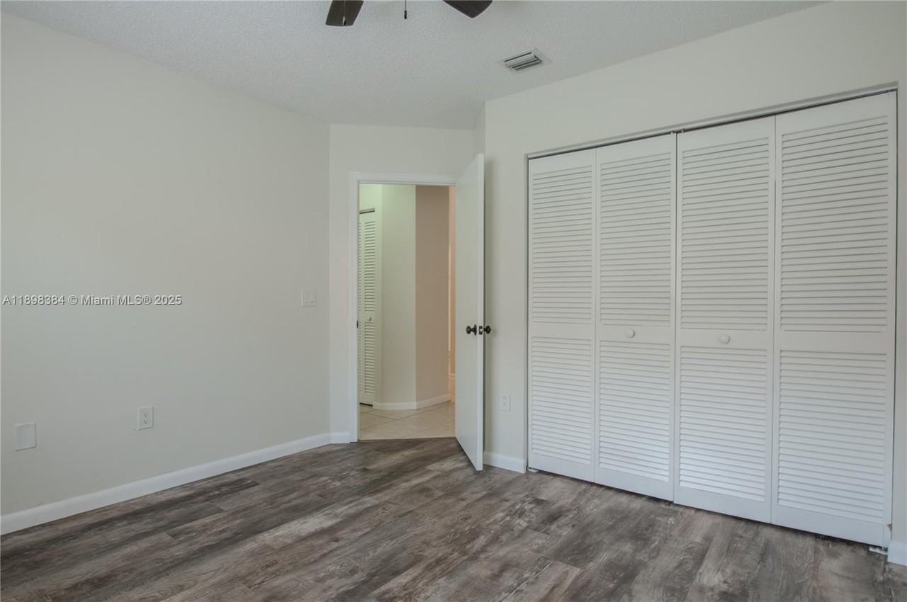 7440 Nw 65th Ln - Photo 7 of 50