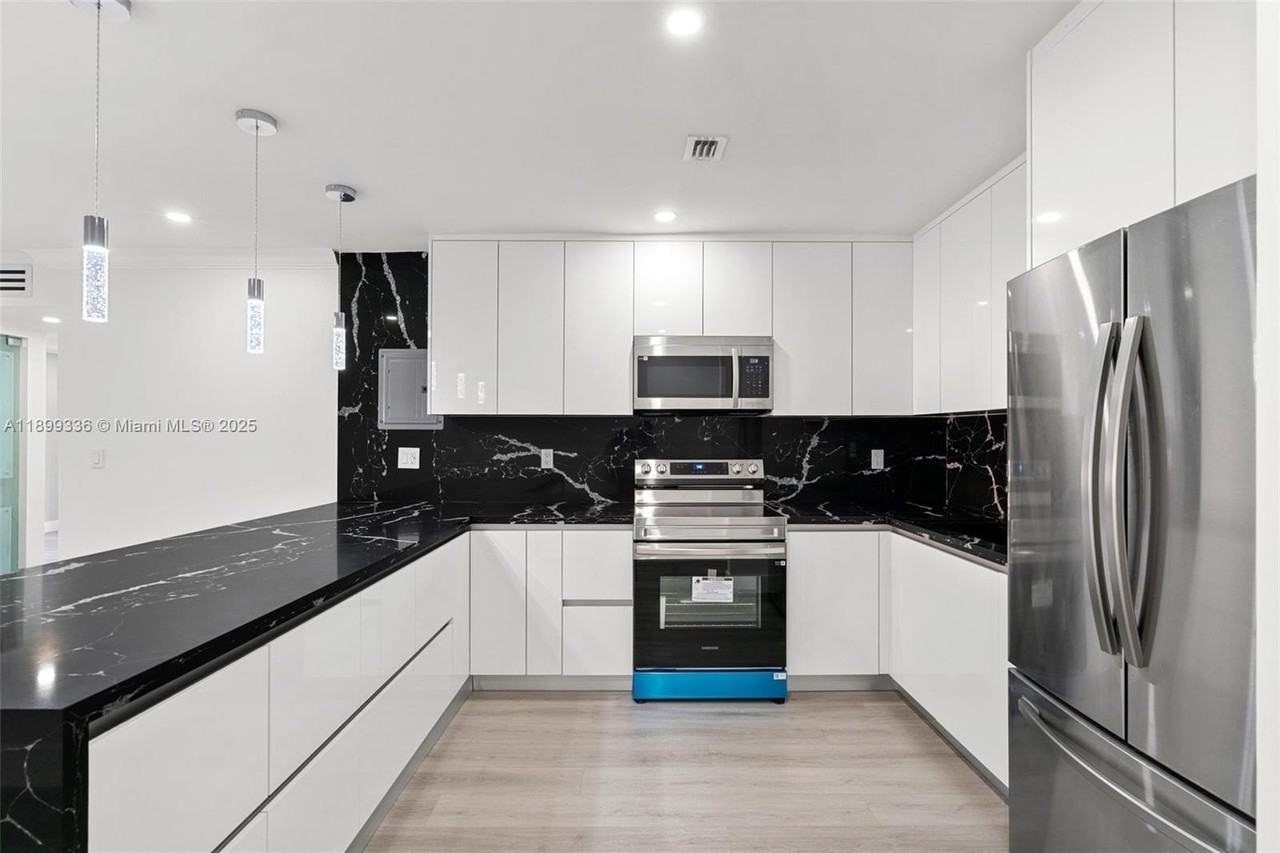 9405 Southwest 76th Street #Y11