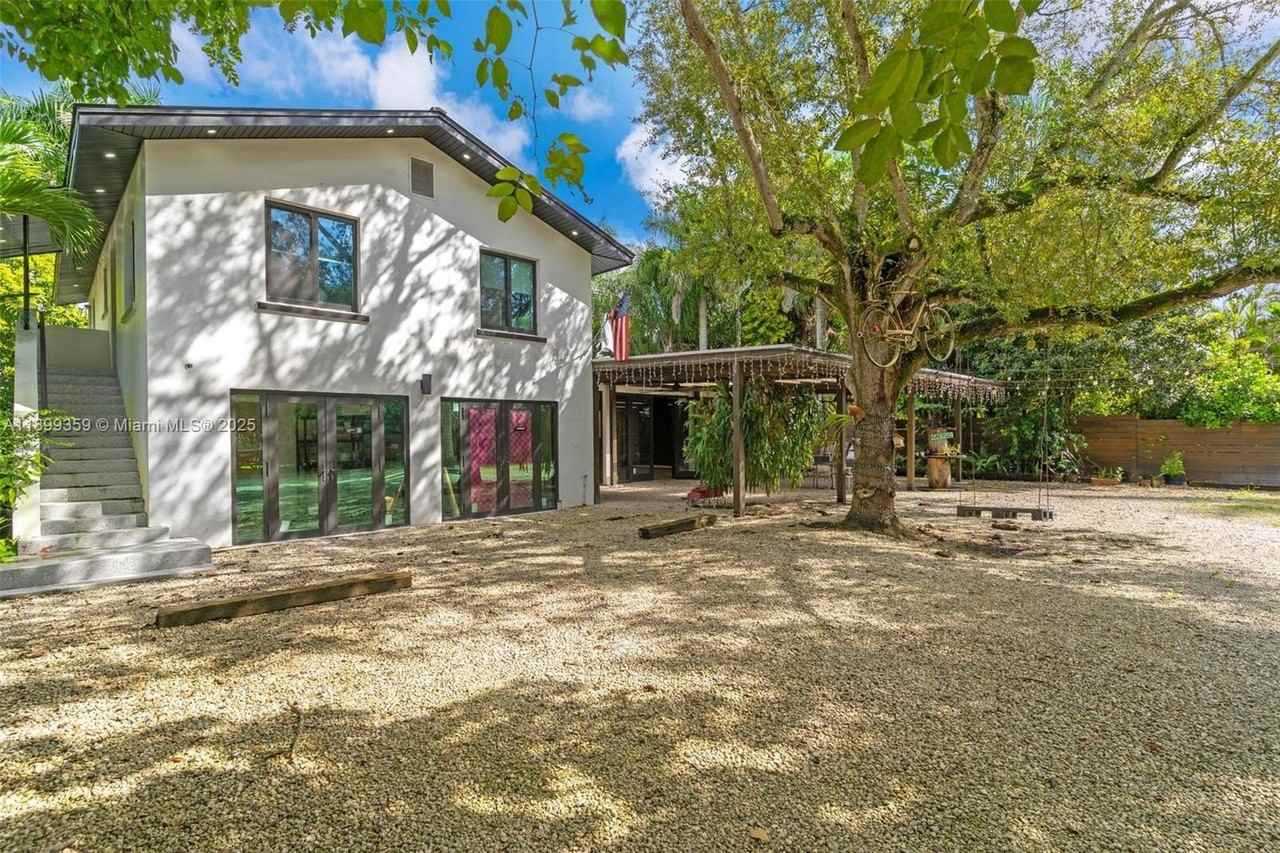 23175 Sw 147th Ave - Photo 2 of 36