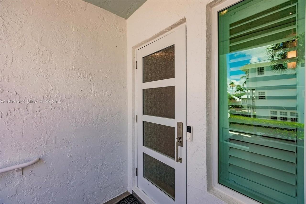 117 Ocean Key Way - Photo 6 of 50