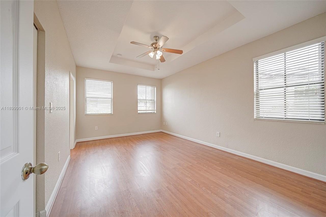 11461 Sw 236th Ln - Photo 2 of 22