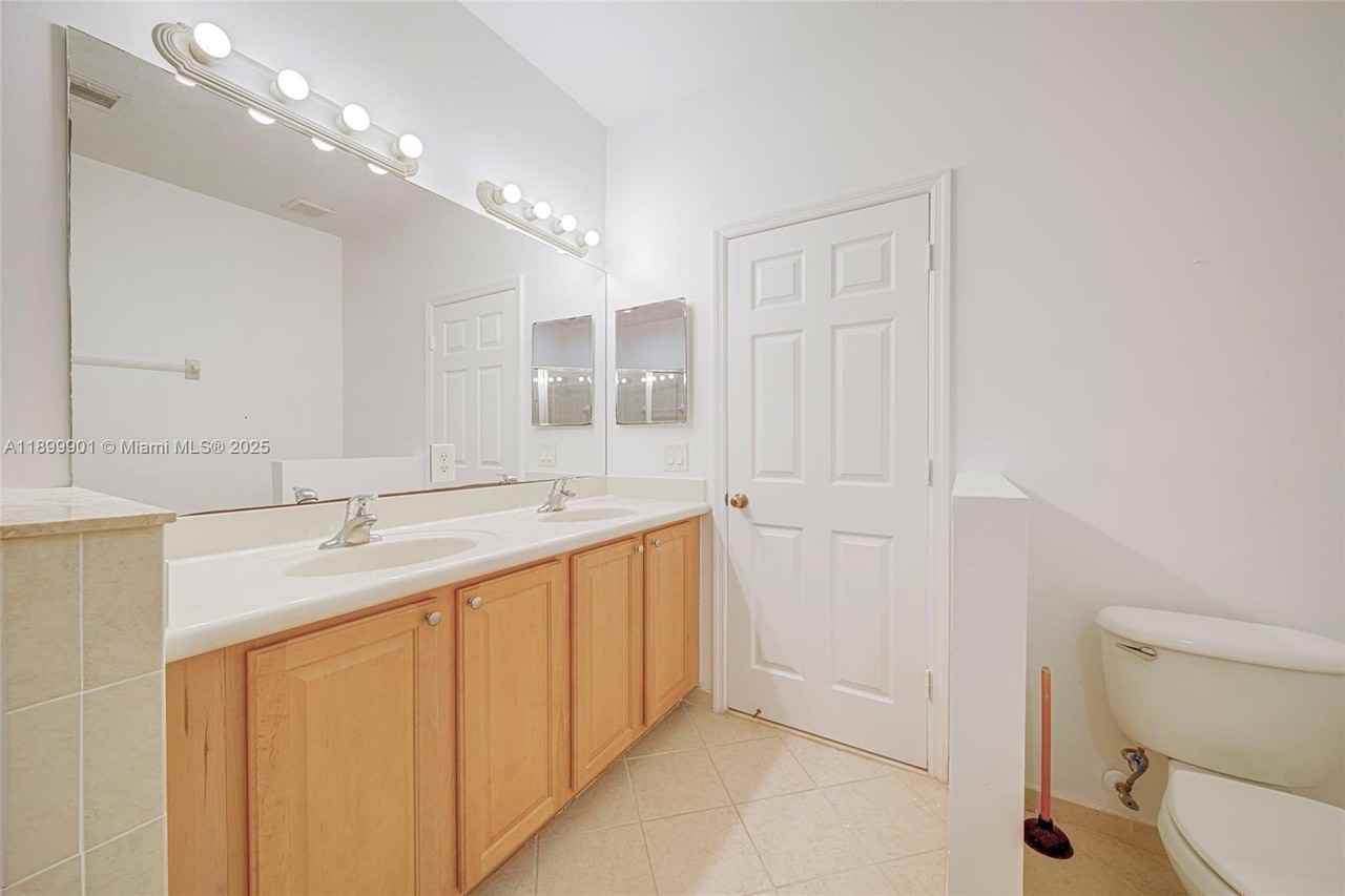 11461 Sw 236th Ln - Photo 4 of 22