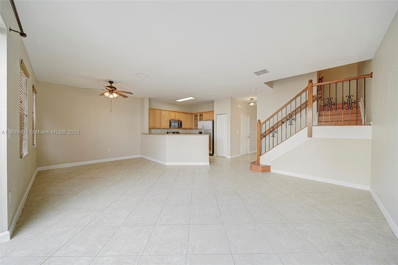 11461 Sw 236th Ln - Photo 7 of 22