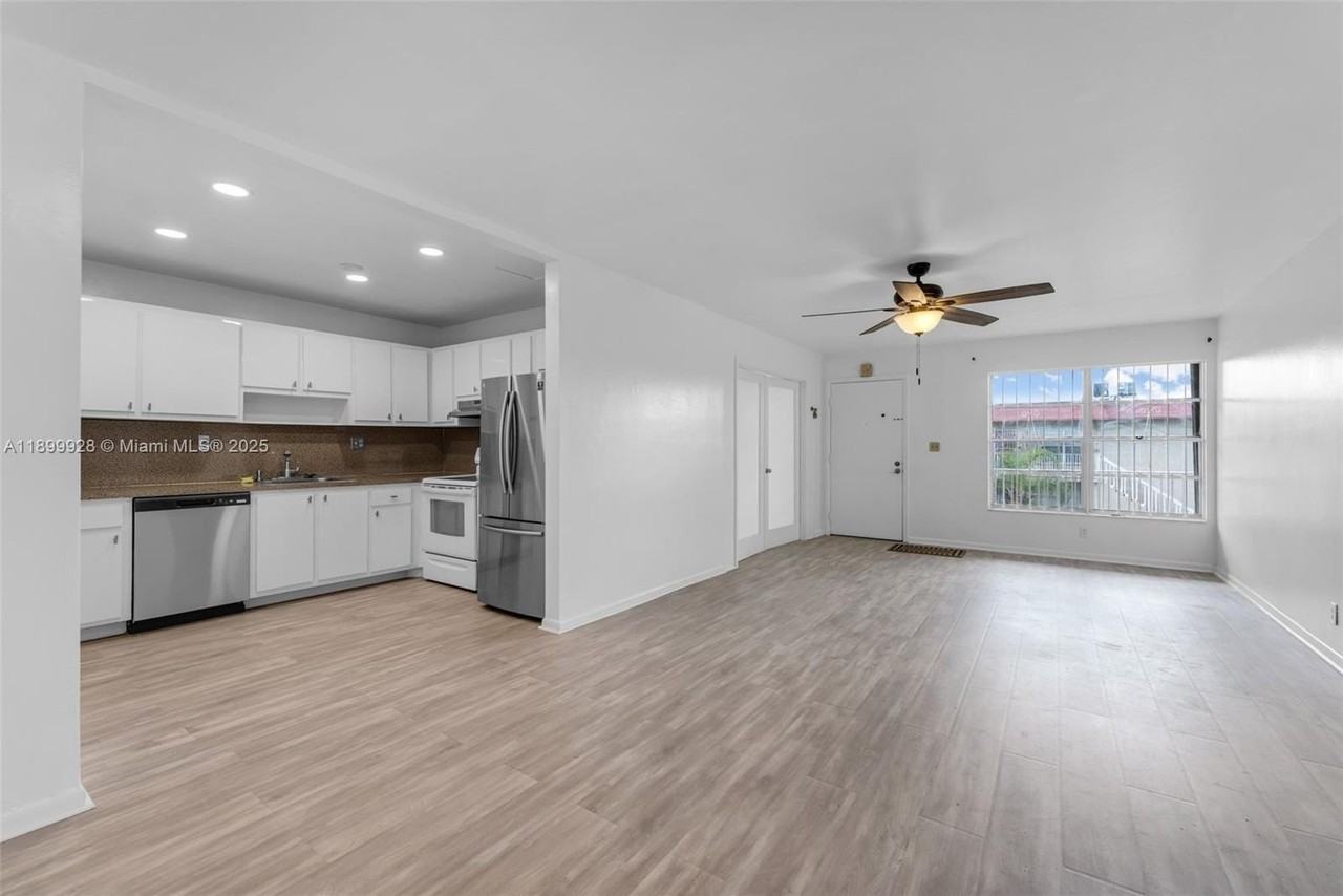 12820 Southwest 43rd Drive #233B - Photo 5 of 22