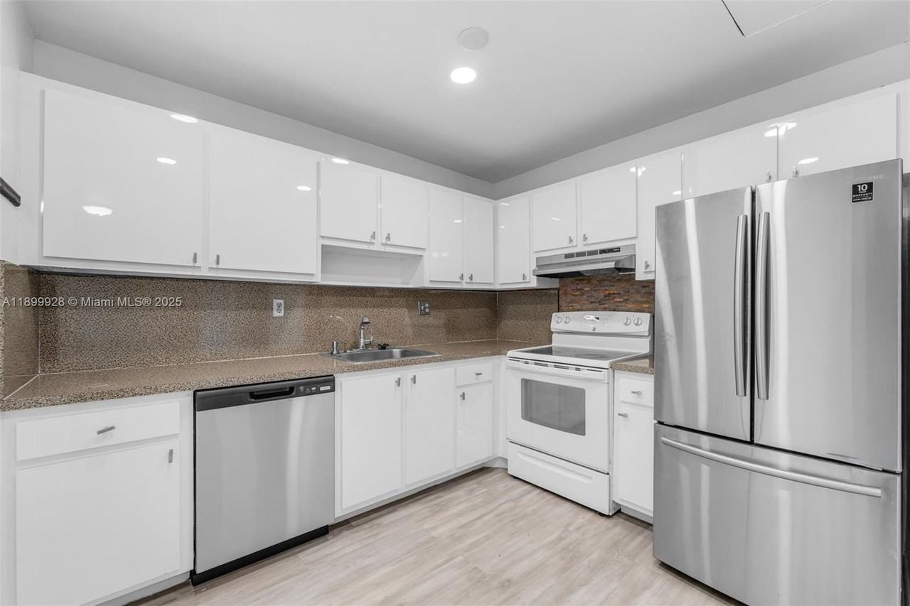 12820 Southwest 43rd Drive #233B - Photo 6 of 22