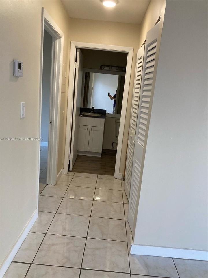 1901 San Remo Cir #1901 - Photo 6 of 11