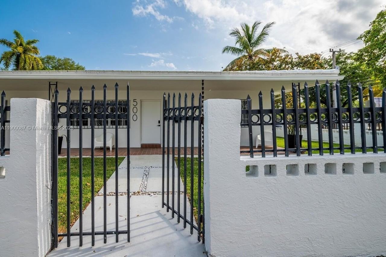 510 Ne 66th St #1 - Photo 4 of 33