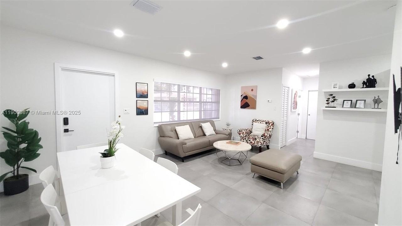 510 Ne 66th St #1 - Photo 7 of 33