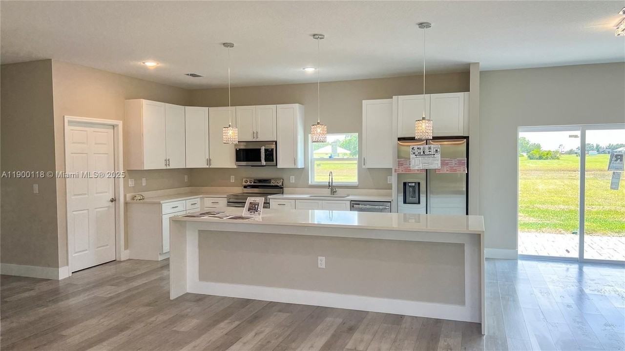 7916 Granada Rd - Photo 6 of 33