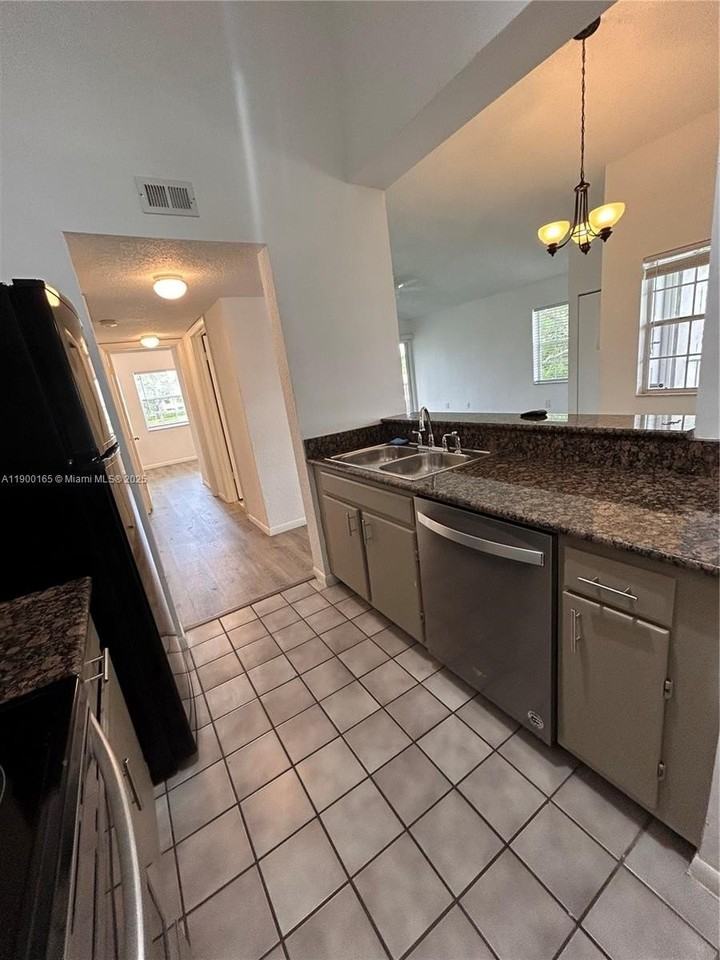 2841 N Oakland Forest Dr #211 - Photo 5 of 24