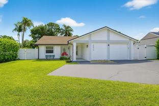 5276 Pine Tree Dr - Photo 1 of 1